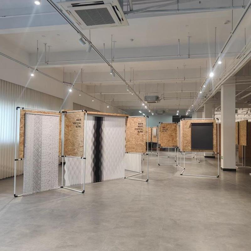 Window covering product range display for wholesale distribution buyers